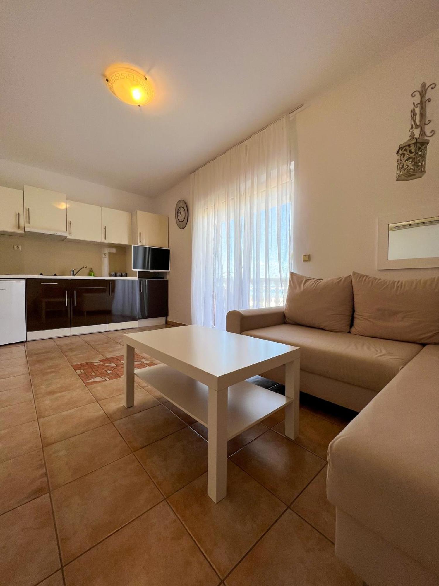 Apartments Villa Klaudia - Adults Only Crikvenica Buitenkant foto