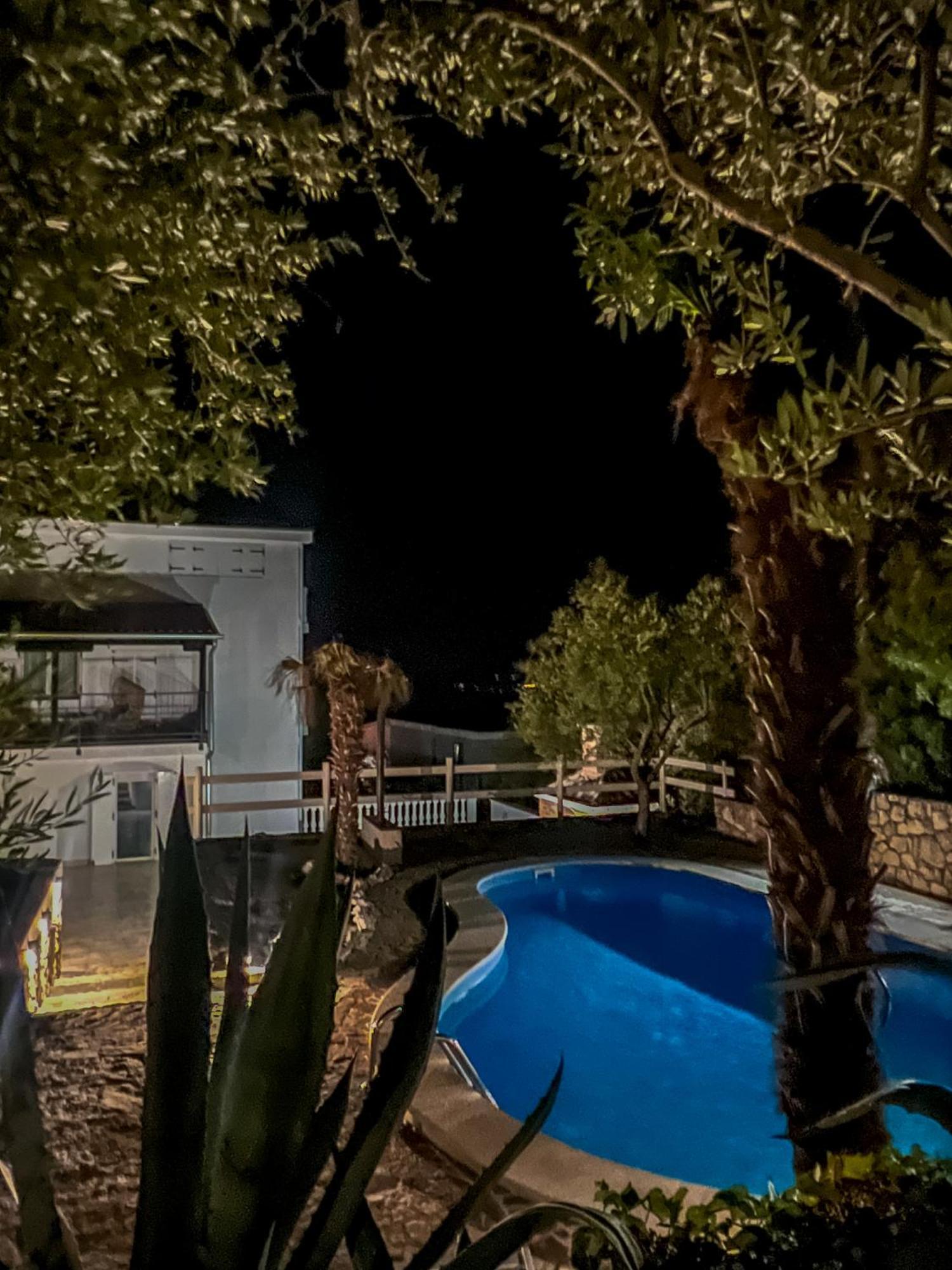 Apartments Villa Klaudia - Adults Only Crikvenica Buitenkant foto